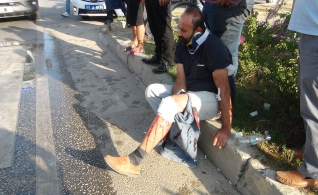 Antalya’da tur otobüsüyle traktör çarpıştı: 2 yaralı