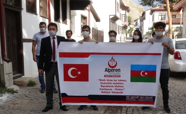 Azerbaycanlı gençler savaşmaya hazır