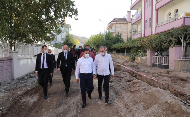 Başkan Arı, Güzelyurt Mahallesinde alt yapı çalışmalarını inceledi
