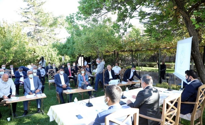 Başkan Yalçın: “Naif bir meclisiz”