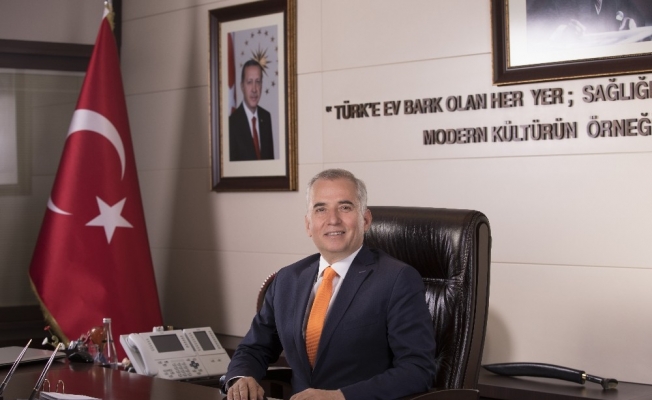 Başkan Zolan, “Türk milleti, büyük zaferini cumhuriyeti ilan ederek taçlandırmıştır”
