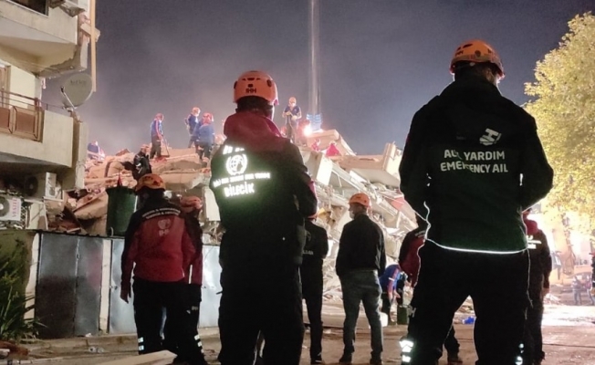 Bilecik’ten yola çıkan arama kurtarma ekibi deprem bölgesine ulaştı