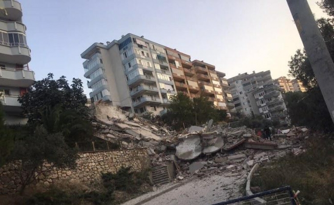 Bursa’da 3 ay önce boşaltılan 9 katlı apartman çöktü