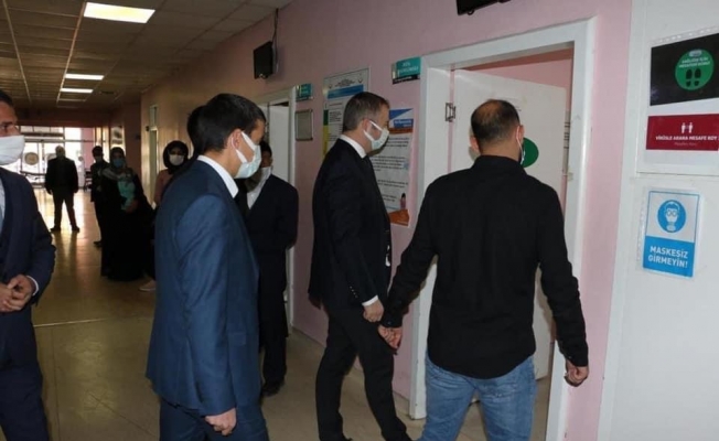 Hizan Kaymakamı Yelek, devlet hastanesini ziyaret etti