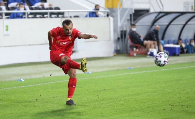 İlhan Parlak: "Kayserispor’un başarısı daha önemli"