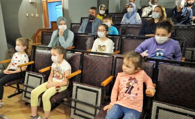 Karagöz ve Hacivat’ın pandemi esareti sona erdi