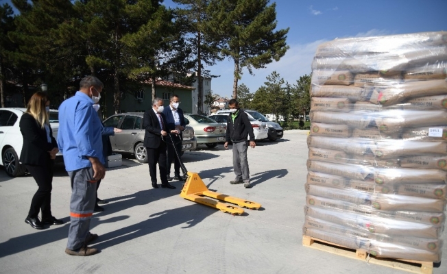 Kayseri’de çiftçilere Macar fiğ tohumu dağıtıldı