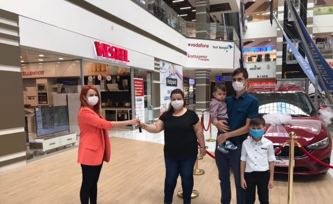 Kaysermall Outlet talihlisi otomobilini teslim aldı