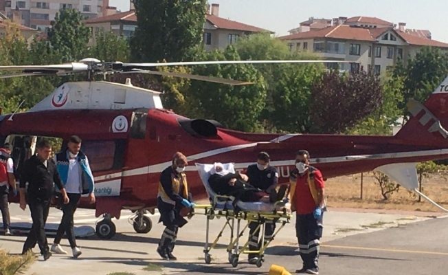 KOAH hastası kadın ambulans helikopterle şehir merkezine getirildi