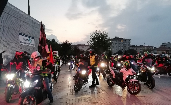 Motosiklet tutkunlarından Cumhuriyet Bayramı korteji