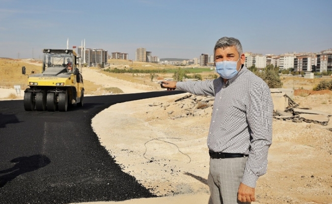 Osmangazi Mahallesi’nde yeni açılan yollar asfaltlanıyor