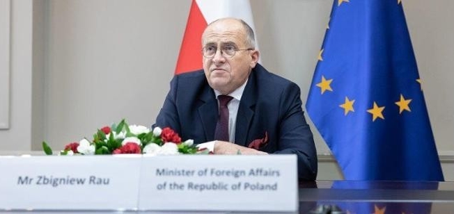 Polonya’da Dışişleri Bakanı Rau kendisini karantinaya aldı