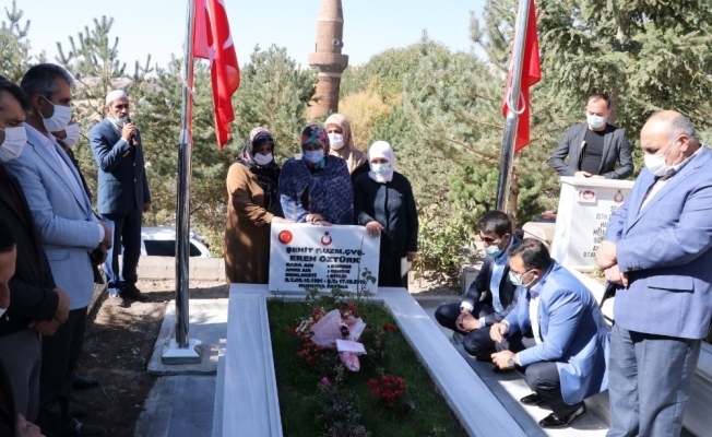 Şehit Eren Öztürk, şehadetinin 1’inci yılında kabri başında anıldı