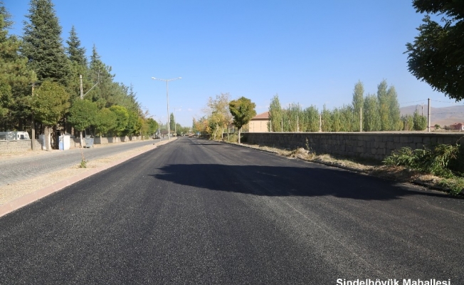 Sıcak asfalt çalışması Sindelhöyük Mahallesi’nde devam ediyor