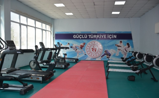 Sinop’ta halka ücretsiz spor merkezi açıldı