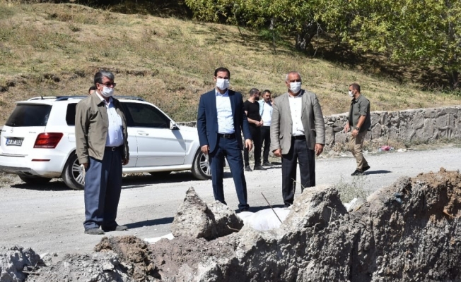 Tatvan’da 3 adet semt sahası yapılıyor