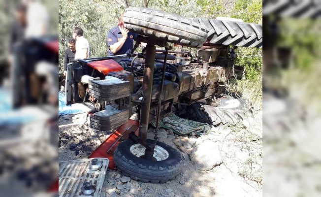 Tek kollu sürücü traktörün altında kalarak hayatını kaybetti
