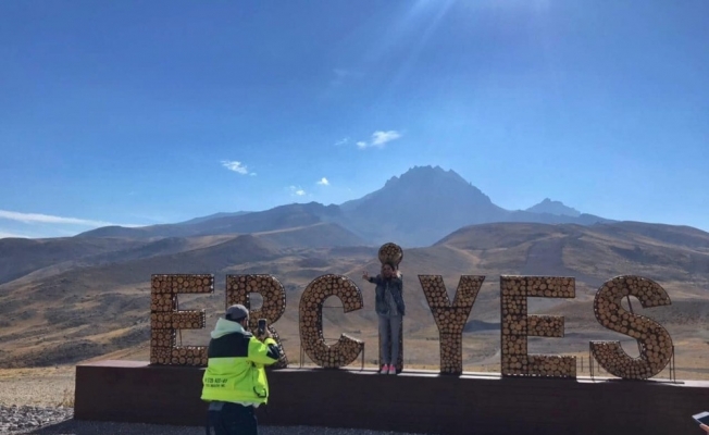 Ukraynalı sosyal medya fenomenleri Erciyes’i tanıttı