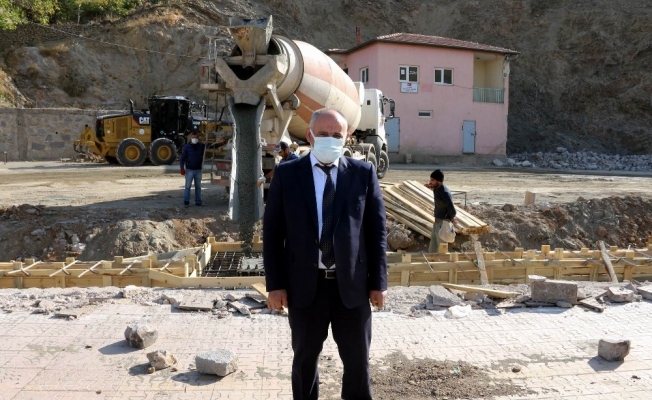 Yahyalı Kapalı Semt Pazarının temeline ilk harç konuldu