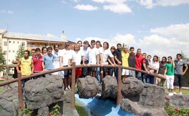 Yeşil sahalardan cepheye