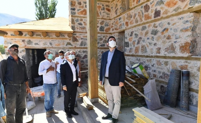 Yeşilyurt Belediyesi, Aşağıköy’deki 350 yıllık tarihi camiyi restore etti