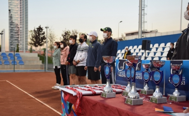 24 Kasım Öğretmenler Günü Tenis turnuvası sona erdi