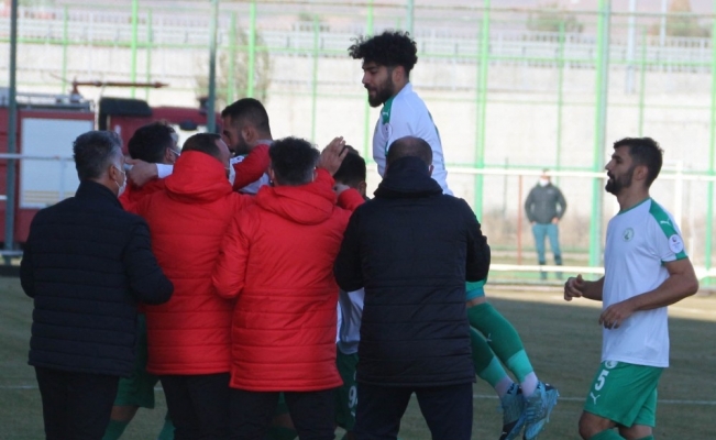 2. Lig: Sivas Belediyespor: 2 - GMG Kastamonuspor: 0