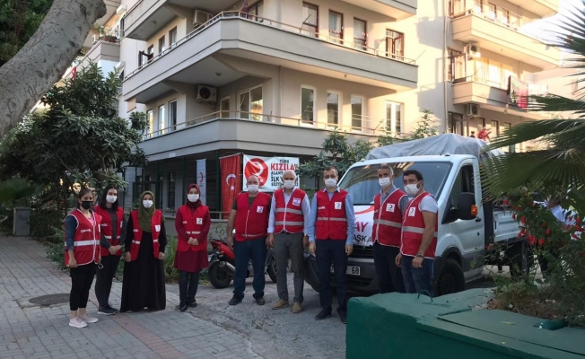 Alanya Kızılay'dan depremzedelere yardımlar sürüyor