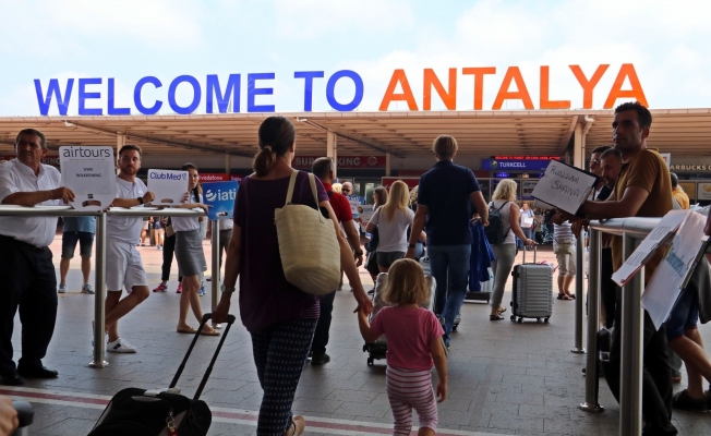  Antalya yılın ilk 10 ayında 3 milyon 276 bin turist ağırladı