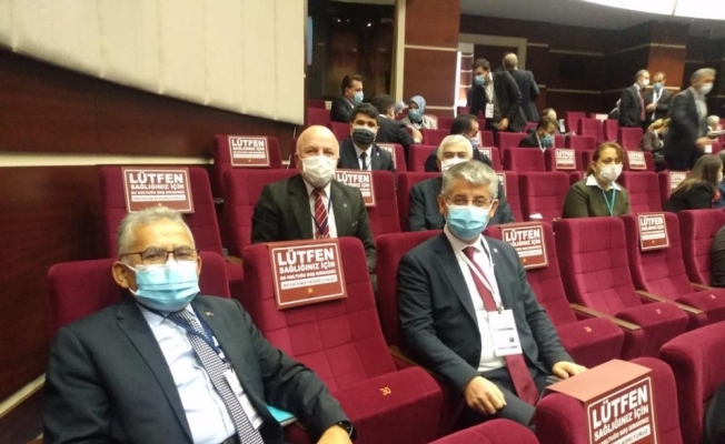 Büyükkılıç, "Şehrimiz için çalışıyor, gönül safrasını kuruyoruz"