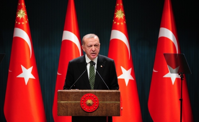 Cumhurbaşkanı Erdoğan: "Hafta sonları tedarik ve üretim zincirleri aksamayacak şekilde, saat 10.00 ile 20.00 saatleri dışında sokağa çıkma sınırlaması uygulanacak."