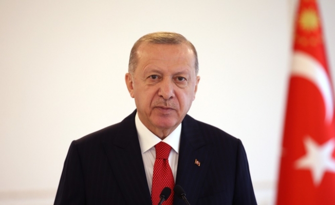 Cumhurbaşkanı Erdoğan: "Salgın tedbirleri nedeniyle kongrelerimizi erteliyoruz"