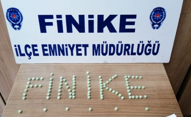 Finike’de uyuşturucu ticaretine tutuklama