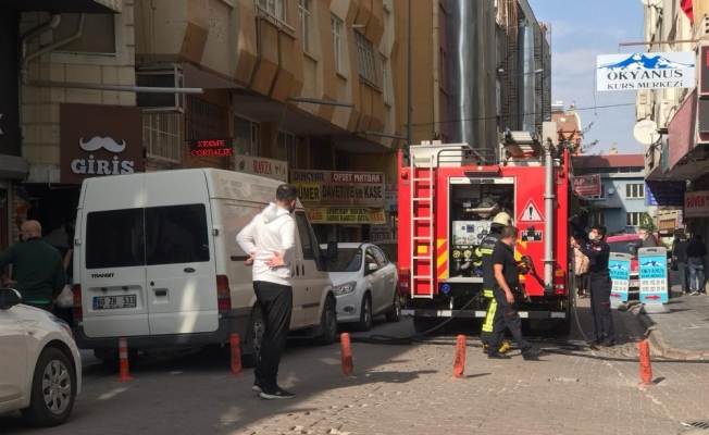Kafenin mutfağında çıkan yangın itfaiyeyi harekete geçirdi