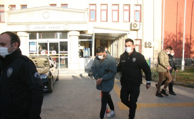 Karı koca çifti darp edip polislere saldıran 4 kişi tutuklandı