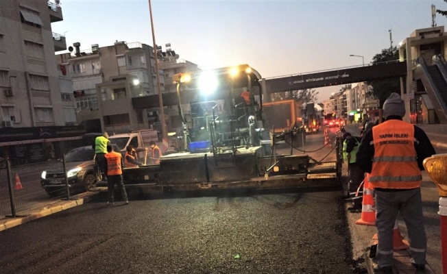 Kısıtlama saatlerinde Meydan Altgeçidi asfaltı yenilendi