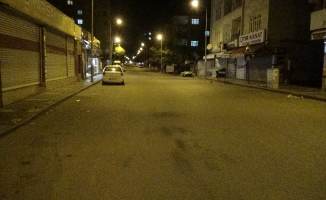 Kısıtlamanın ikinci gününde Diyarbakır’da sokaklar boş kaldı