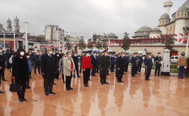 KKTC’nin 37’nci kuruluş yıl dönümünde Taksim’de tören düzenlendi