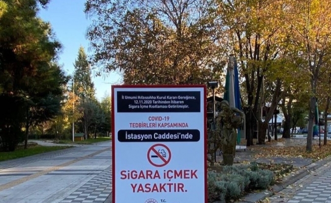 Sigara içmenin yasak olduğu alanlara uyarı tabelası konuldu