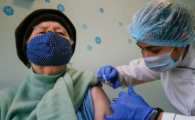 Ukrayna’da günlük korona virüs vaka sayısı rekor tazeledi