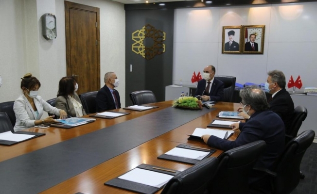 Vali Günaydın hayırsever kantarcı ailesi ile protokol imzaladı