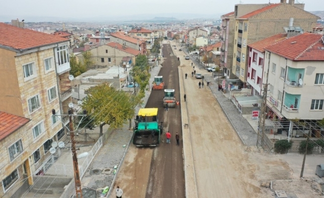 Yunus Emre Caddesinde sıcak asfalt öncesi PMT serimine başlandı