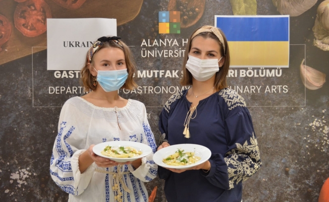 Alanya Hep'in mutfağına giren Ukraynalı öğrenciler, geleneksel yemeklerini yaptı
