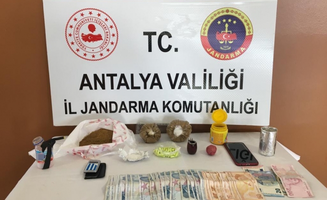 Alanya’da turistlere uyuşturucu satan şüpheli yakalandı