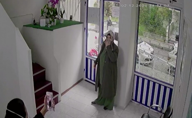 Avcılar’da aile sağlığı merkezinde doktora saldırı kamerada