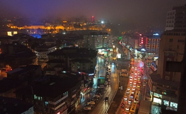 Bursa’da kısıtlamaya saatler kala yoğun trafik oluştu