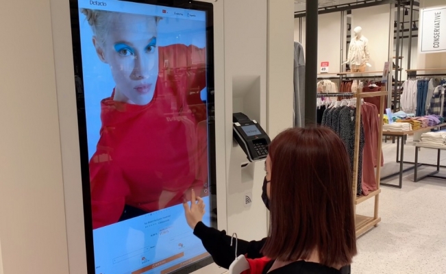 Fiziksel mağazada dijital alışveriş deneyimi