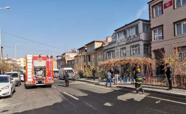 Kayseri’de ev yangını; itfaiye ekipleri büyümeden söndürdü