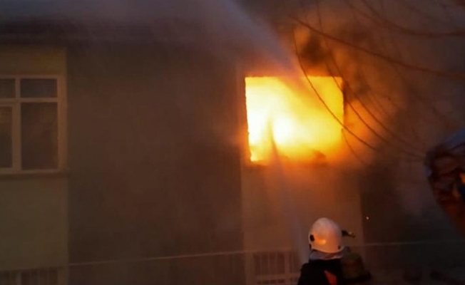 Kırıkkale’de 2 katlı evde yangın çıktı