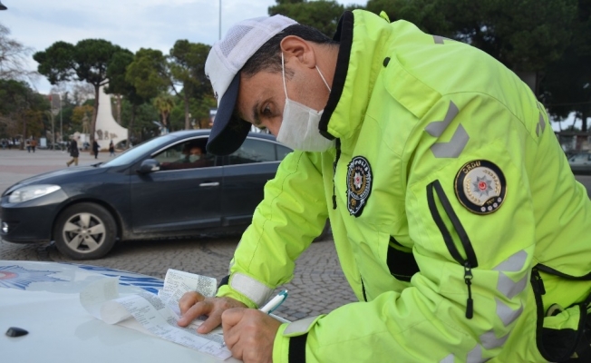 Yasaklara uymayan 54 kişiye 48 bin 600 lira ceza kesildi